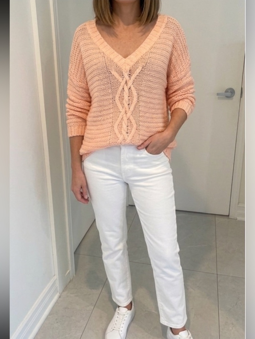 American Eagle Outfitters light Peachy/pink V-Neck Oversized Sweater Sze Medium